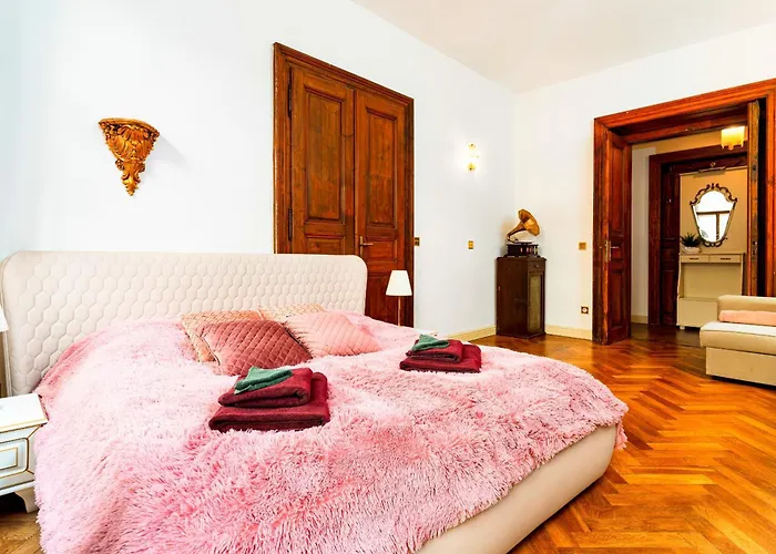 Imperial Deluxe Suite