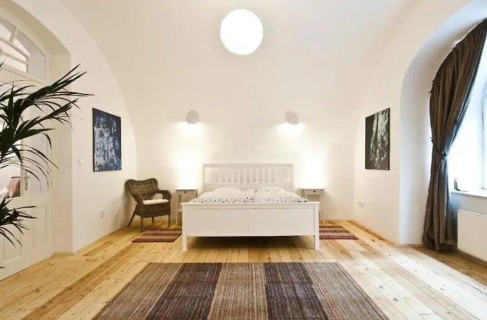 Husova Apartments