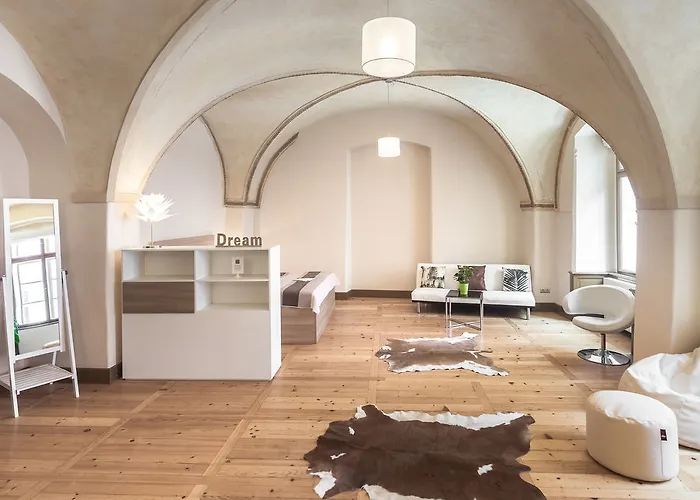 3 Epoques Apartments By Adrez