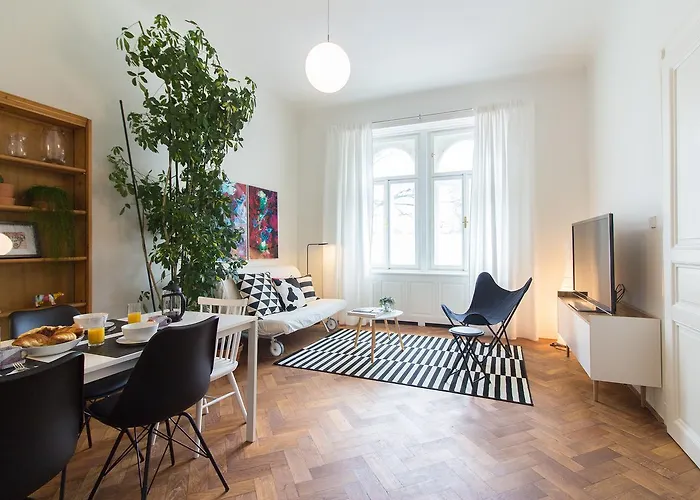 Stylish Modern Apartment For 5 People By Easybnb