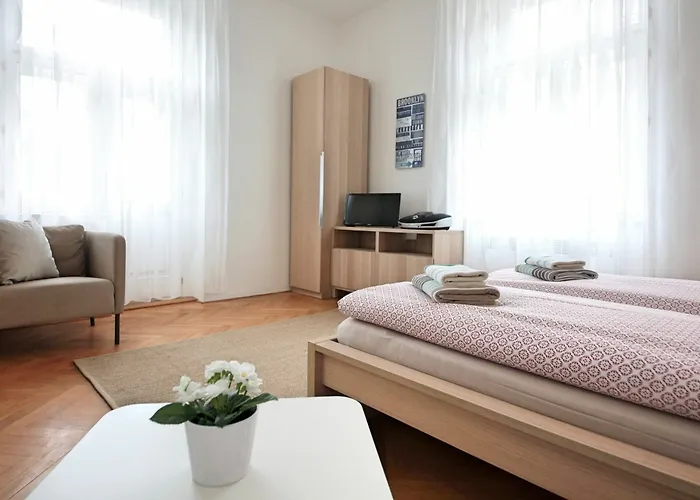 Angel City Aparthotel