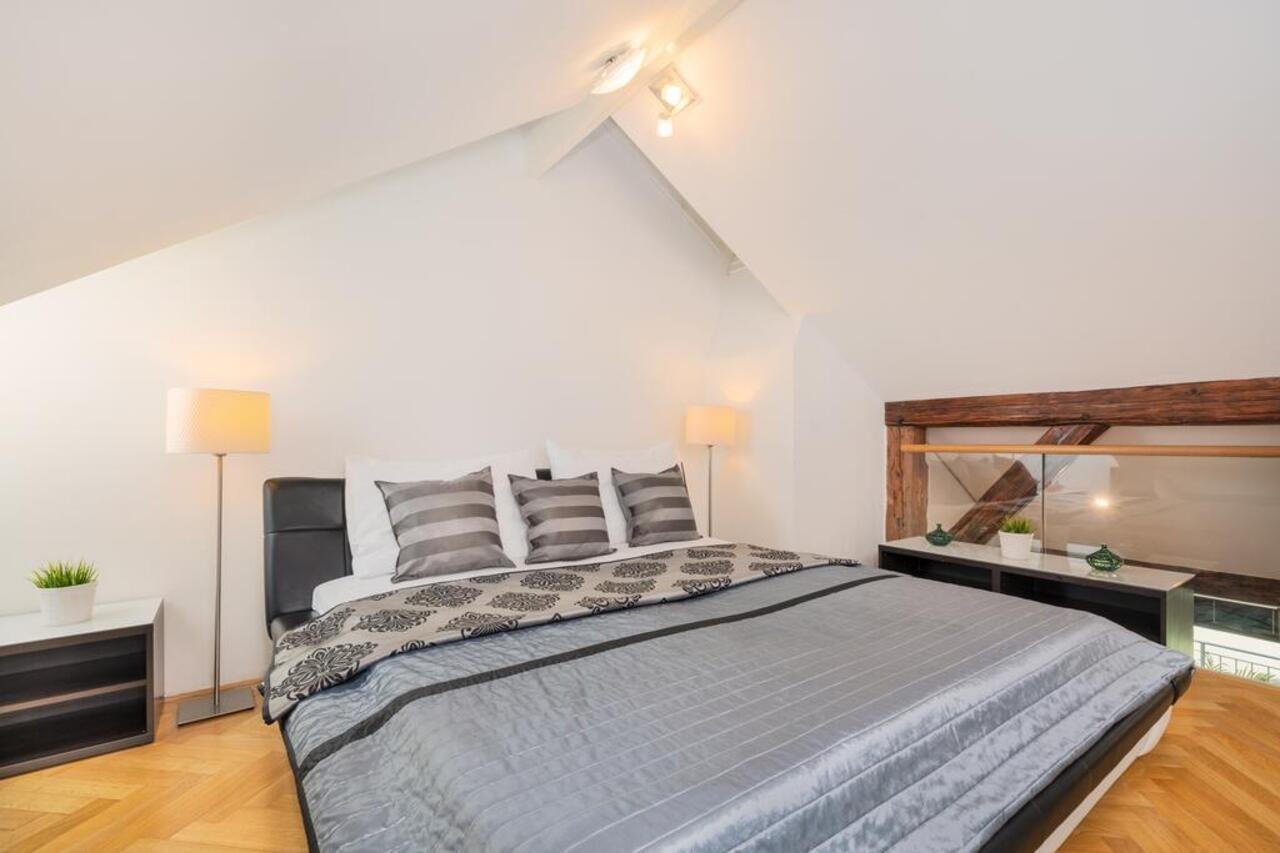 Old Town Square Premium Lejlighedshotel 4*