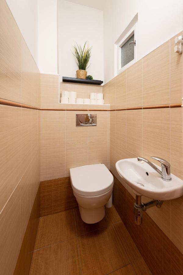 Luxury In Prime Location Lejlighed