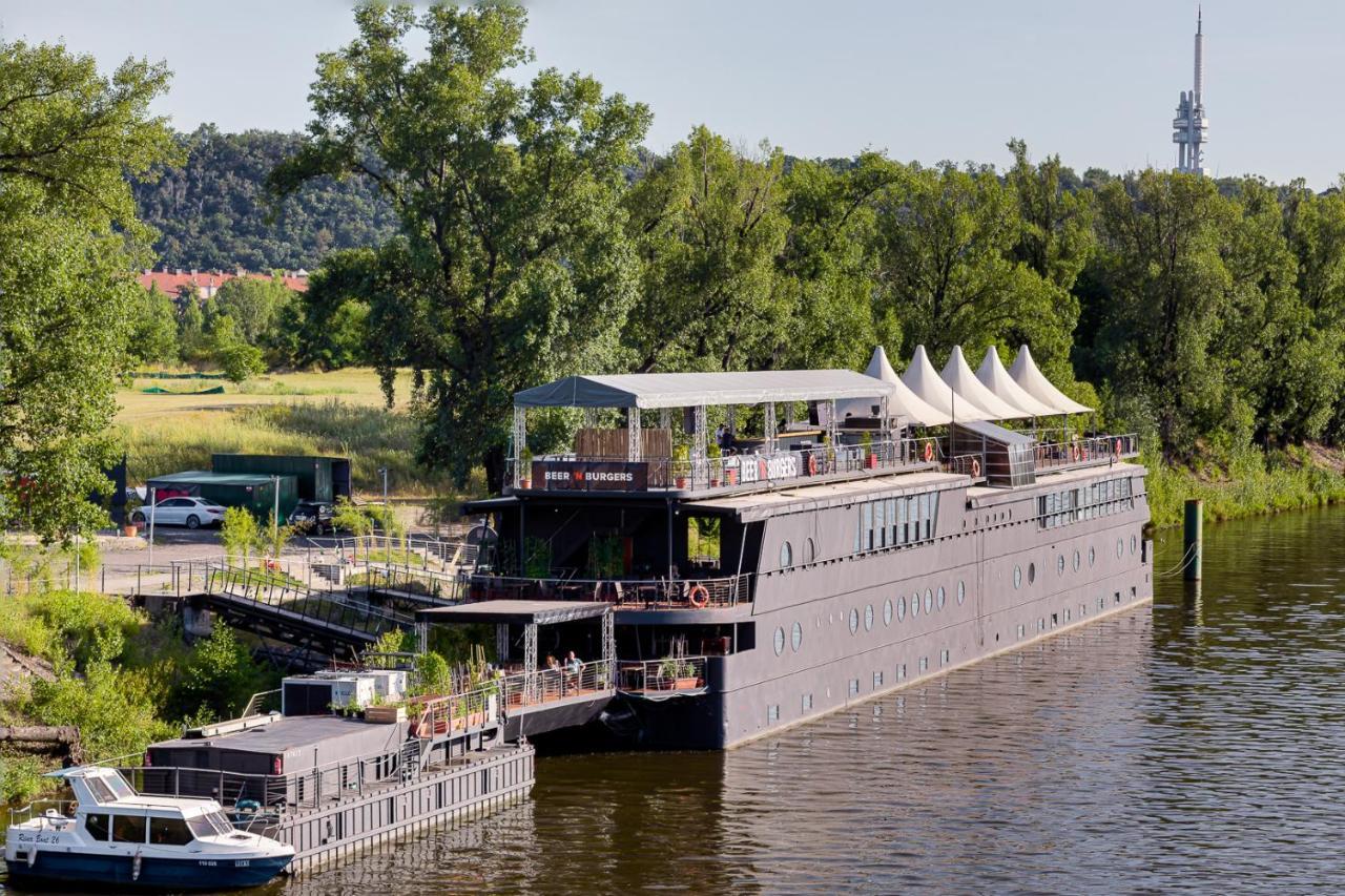 Botel Marina 2*