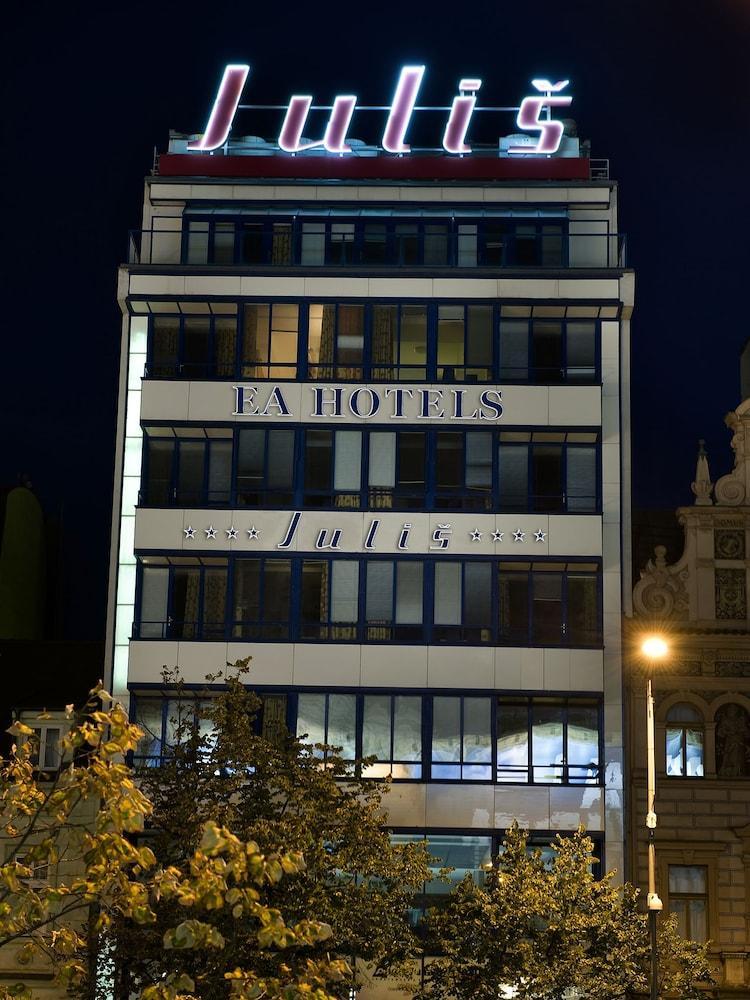 Ea Julis 4* Prag