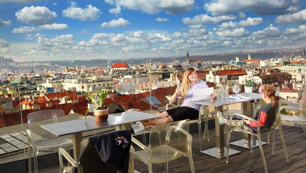 Wenceslas Square - Czech Leading Praha