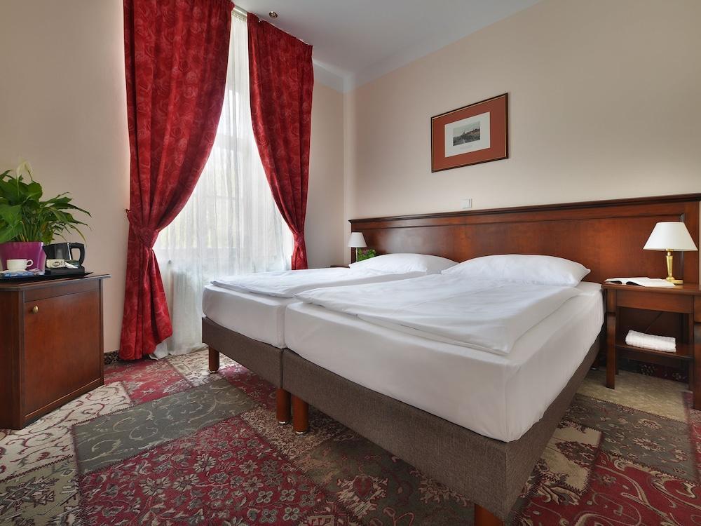 Hotell Ea Jeleni Dvur Castle 3*