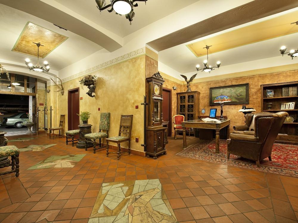 Ea Jeleni Dvur Castle 3*