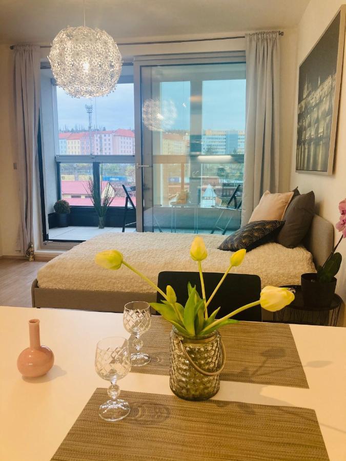 Blanc Harfa Design Apartment *