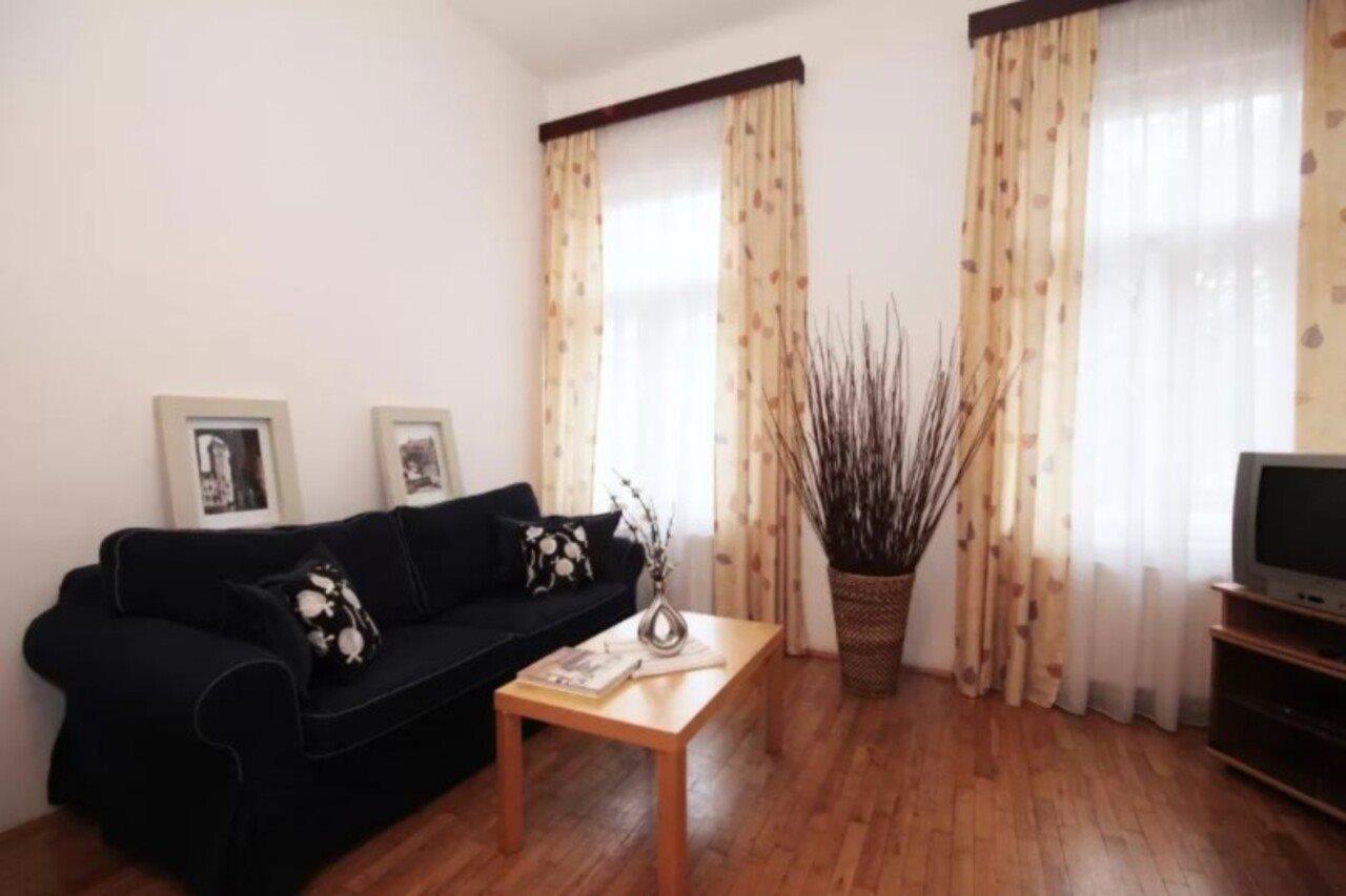 Leo Old Town Apartment *