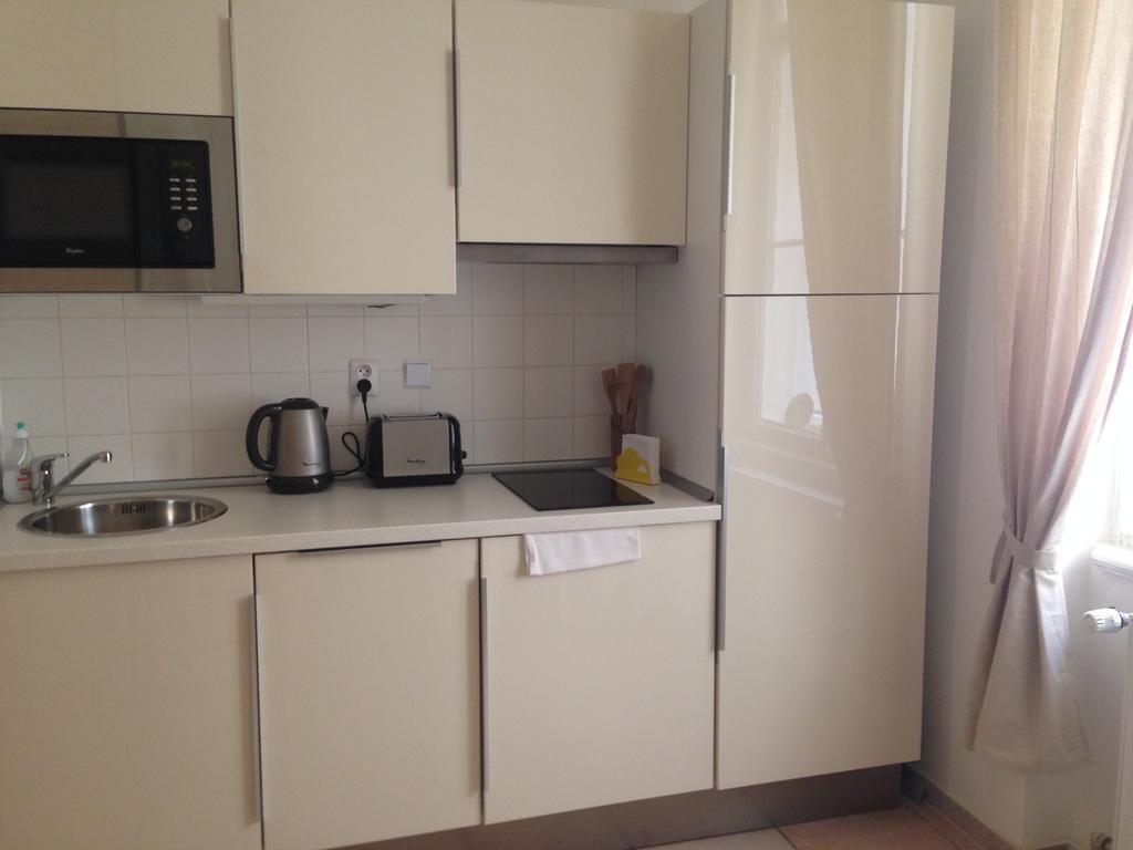 Hybernska Apartment *