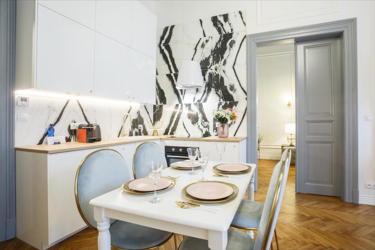 Palace By Main Station - Premier * Prague