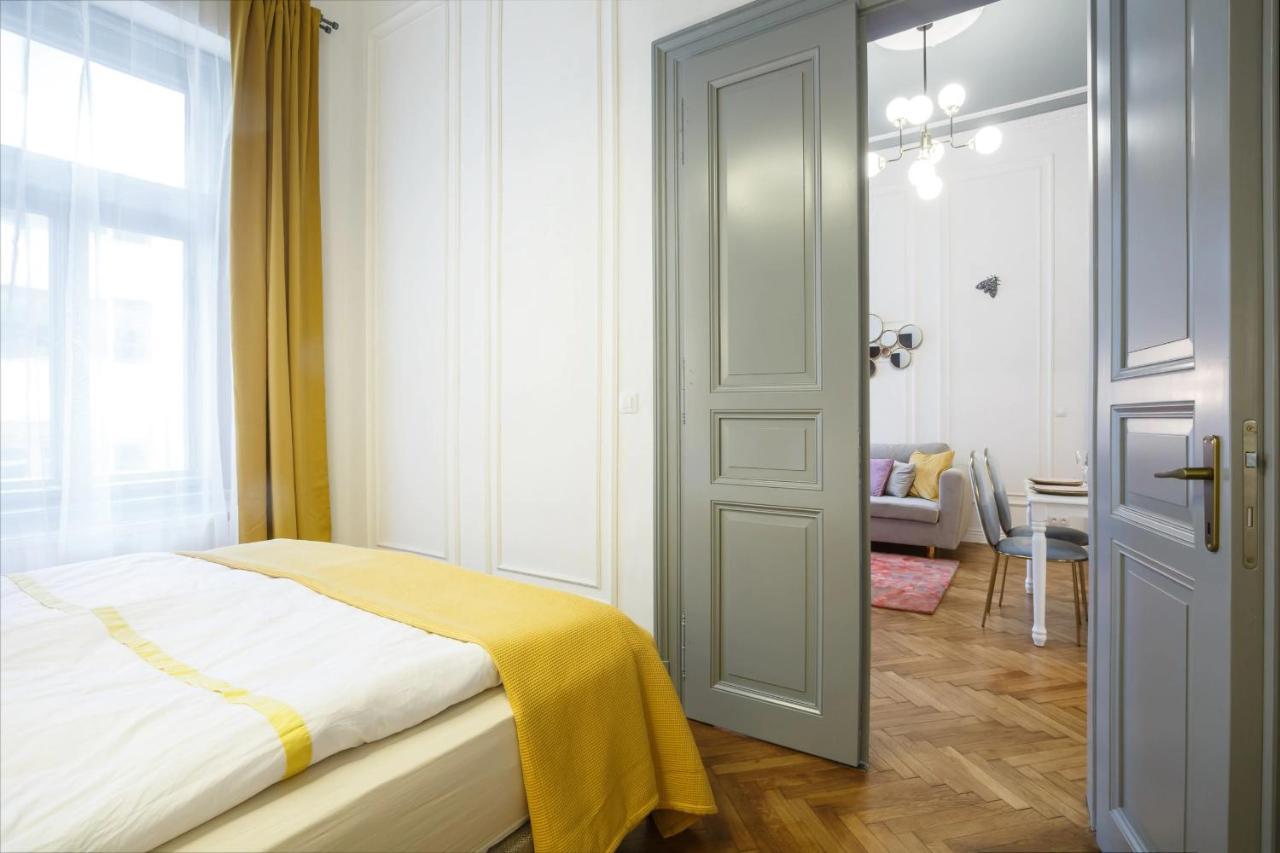 Palace By Main Station - Premier *
