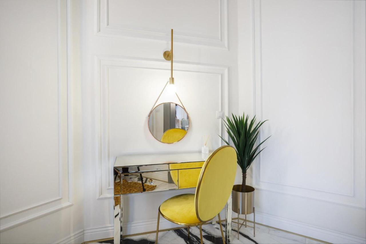 Palace By Main Station - Premier Apartment
