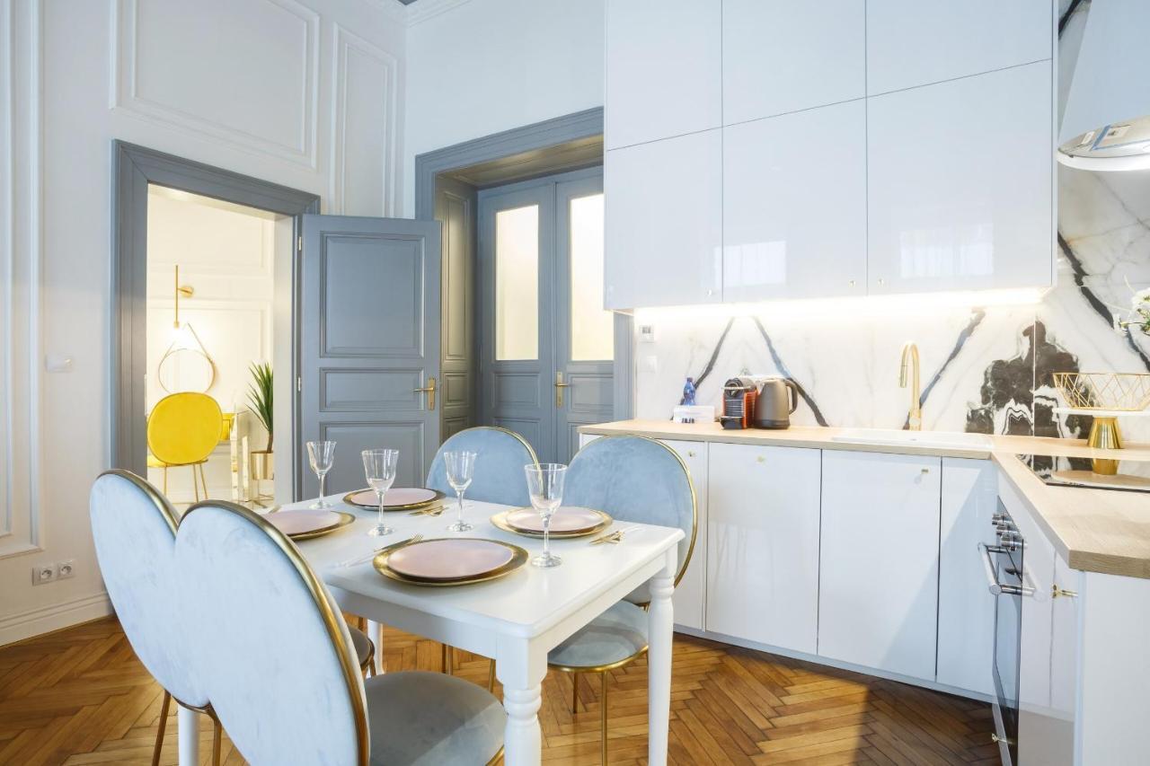 Palace By Main Station - Premier Apartment Prague