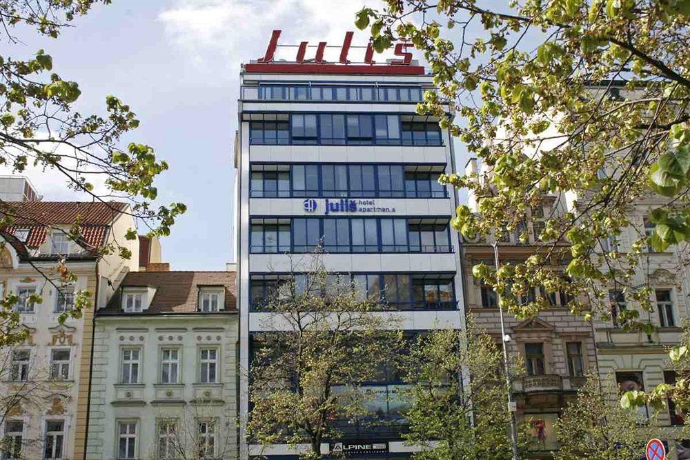 Ea Julis Hotell 4*