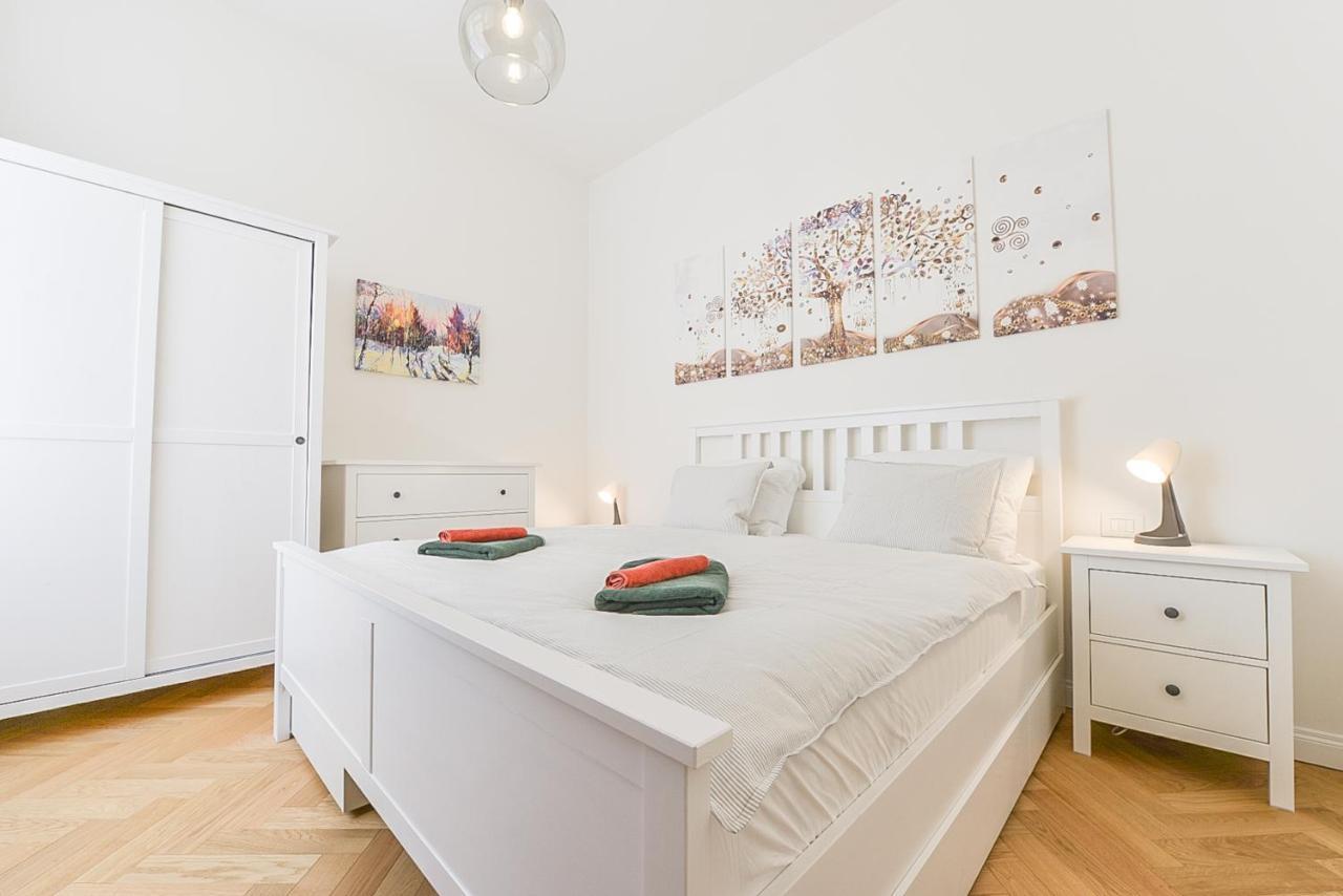 Brand New Next To Old Town Square Apartment *