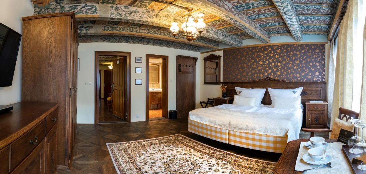 Hotell U Cerneho Orla 4*