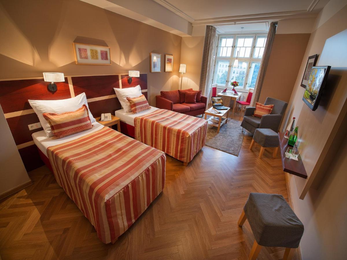 Ea Julis Hotell