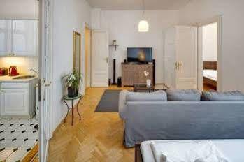 Old Town Square Premium Lejlighedshotel 4*