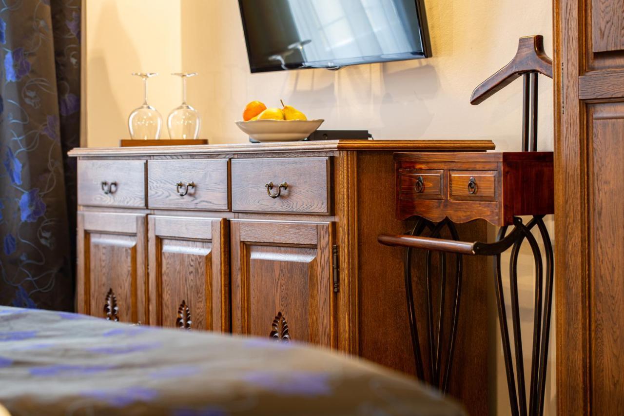 Hotell U Cerneho Orla 4*