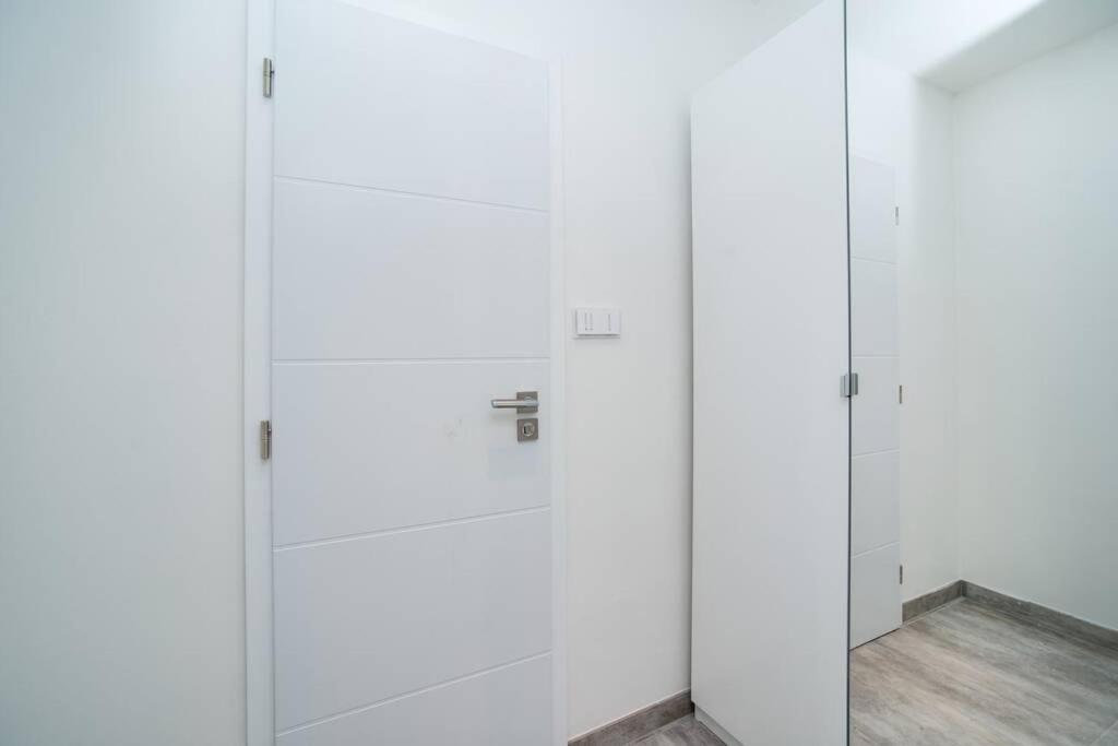 Old Town 1 Bedroom Oasis With Ac And Double Shower Lägenhet