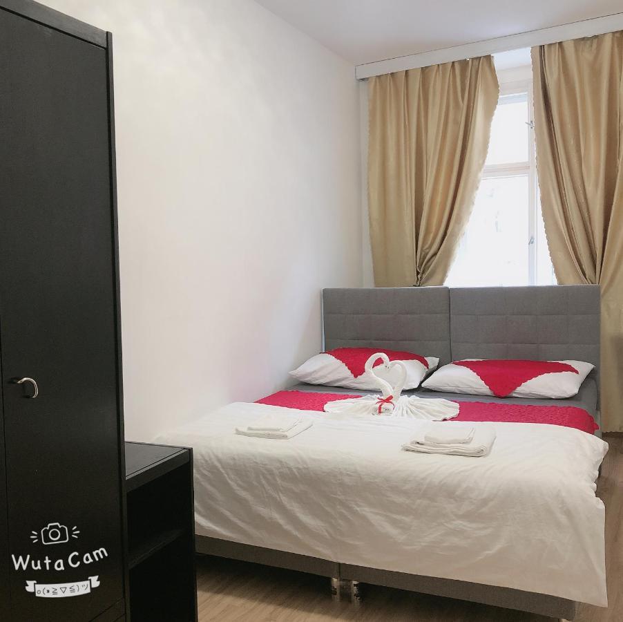 Apartment Lena Prag