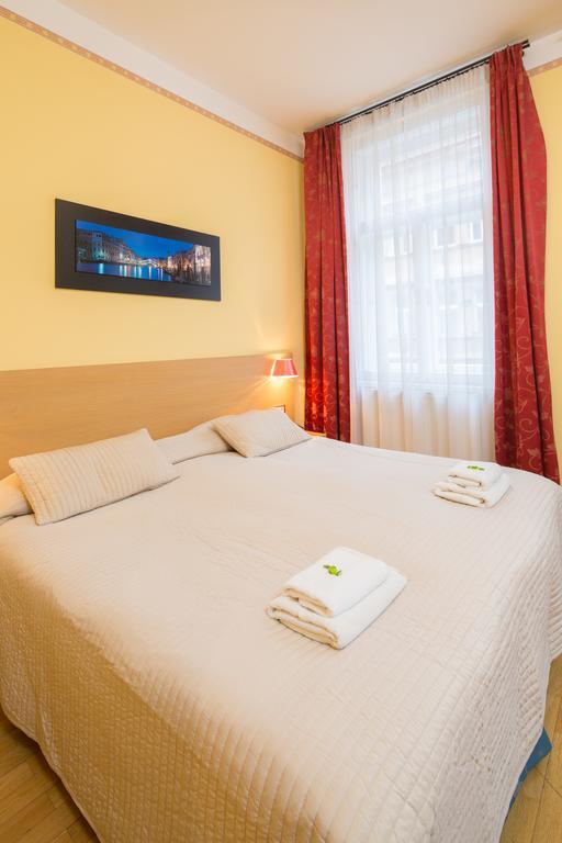 Hotel City Lounge 3*