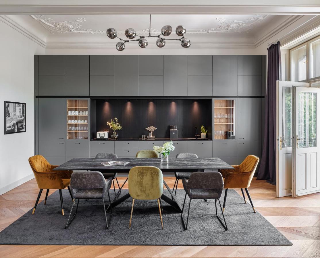 Mn6 Luxury By Adrez Prag