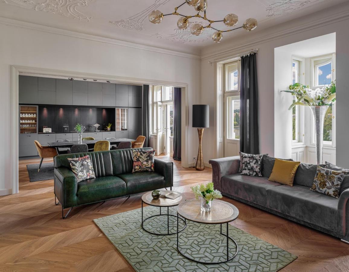 Mn6 Luxury By Adrez Prag