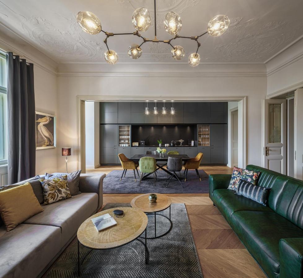 Mn6 Luxury By Adrez * Prag