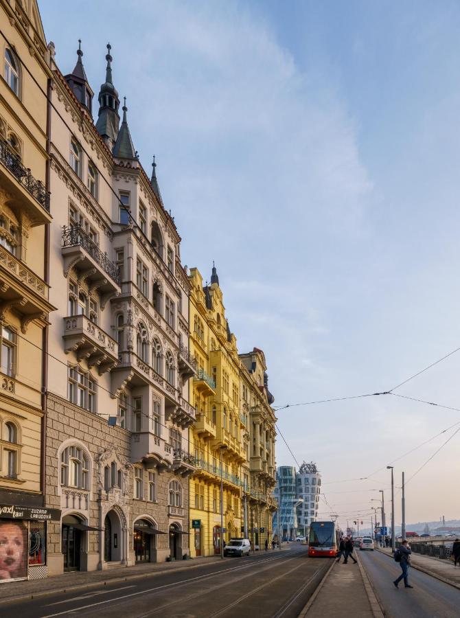 Mn6 Luxury By Adrez * Prag