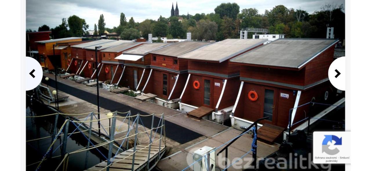 Houseboat Ginger Prag