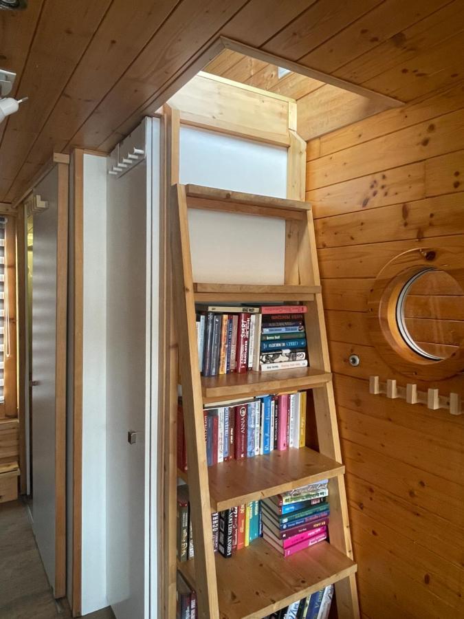 Bådhotel Houseboat Ginger *