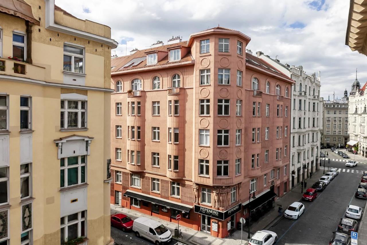 Cubistic Eliska / Jewish Quarter / Old Town Prag