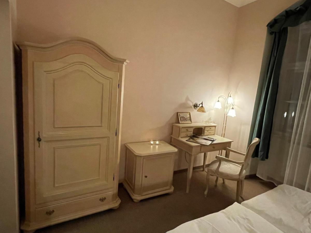 U Cervene Zidle - Red Chair Hotel Praha