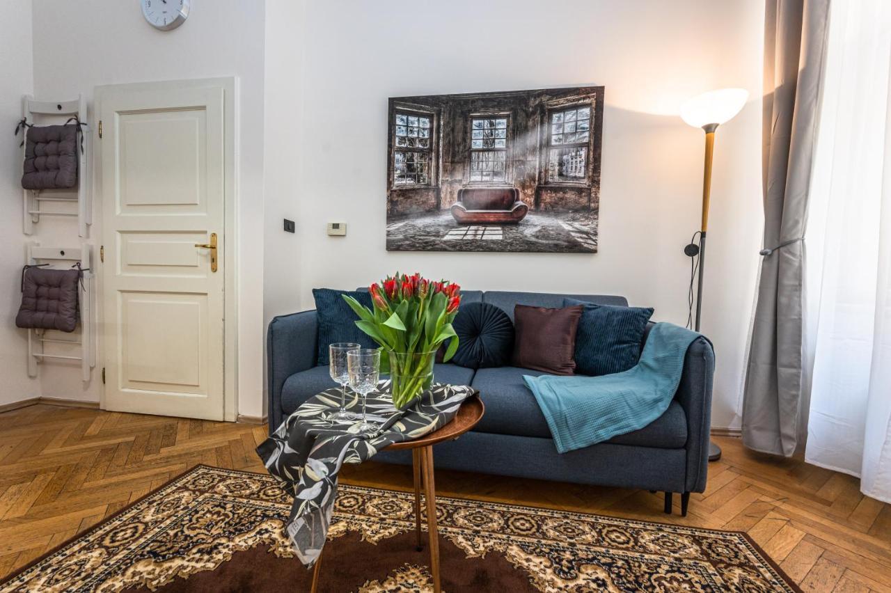Tynska Ulicka Apartment *