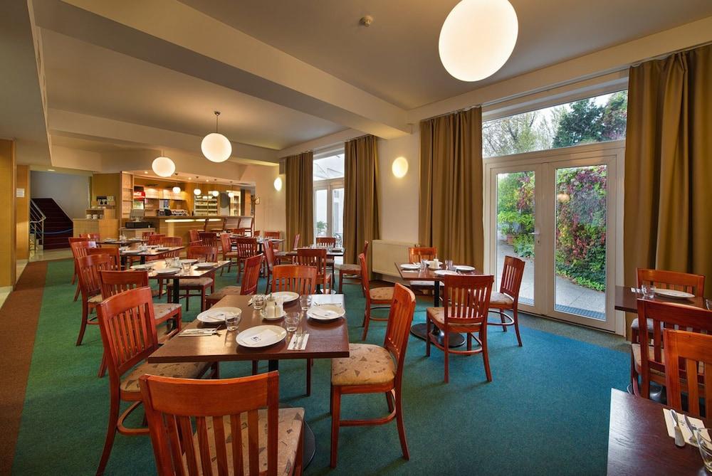 Ea Populus Hotel 3*