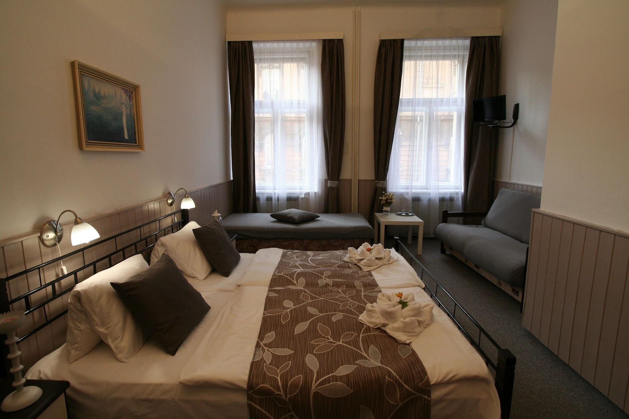 Hotell Anette 3*