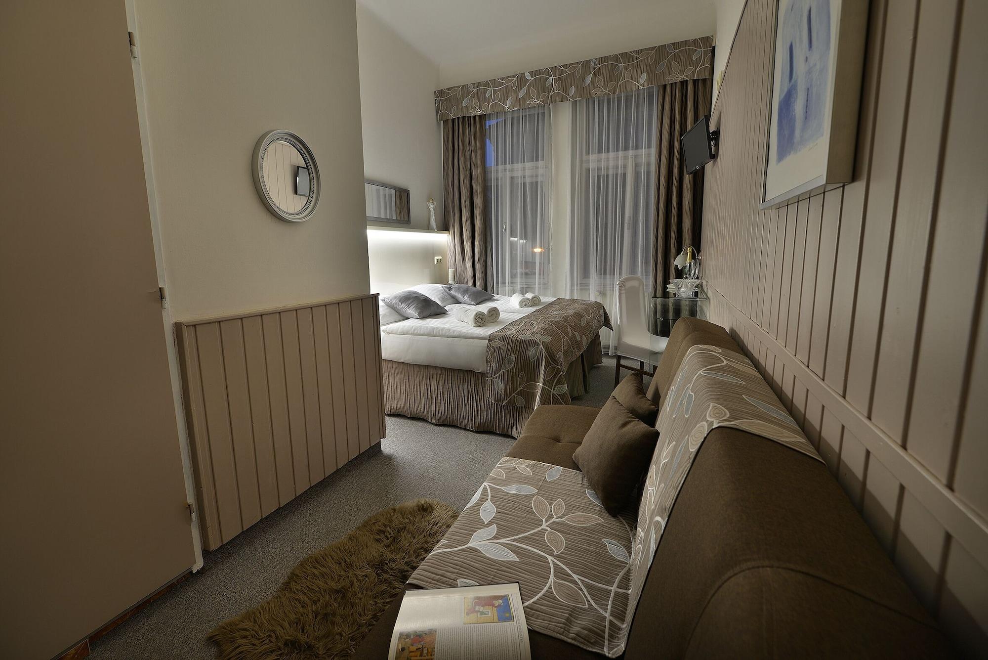 Anette Hotell 3*