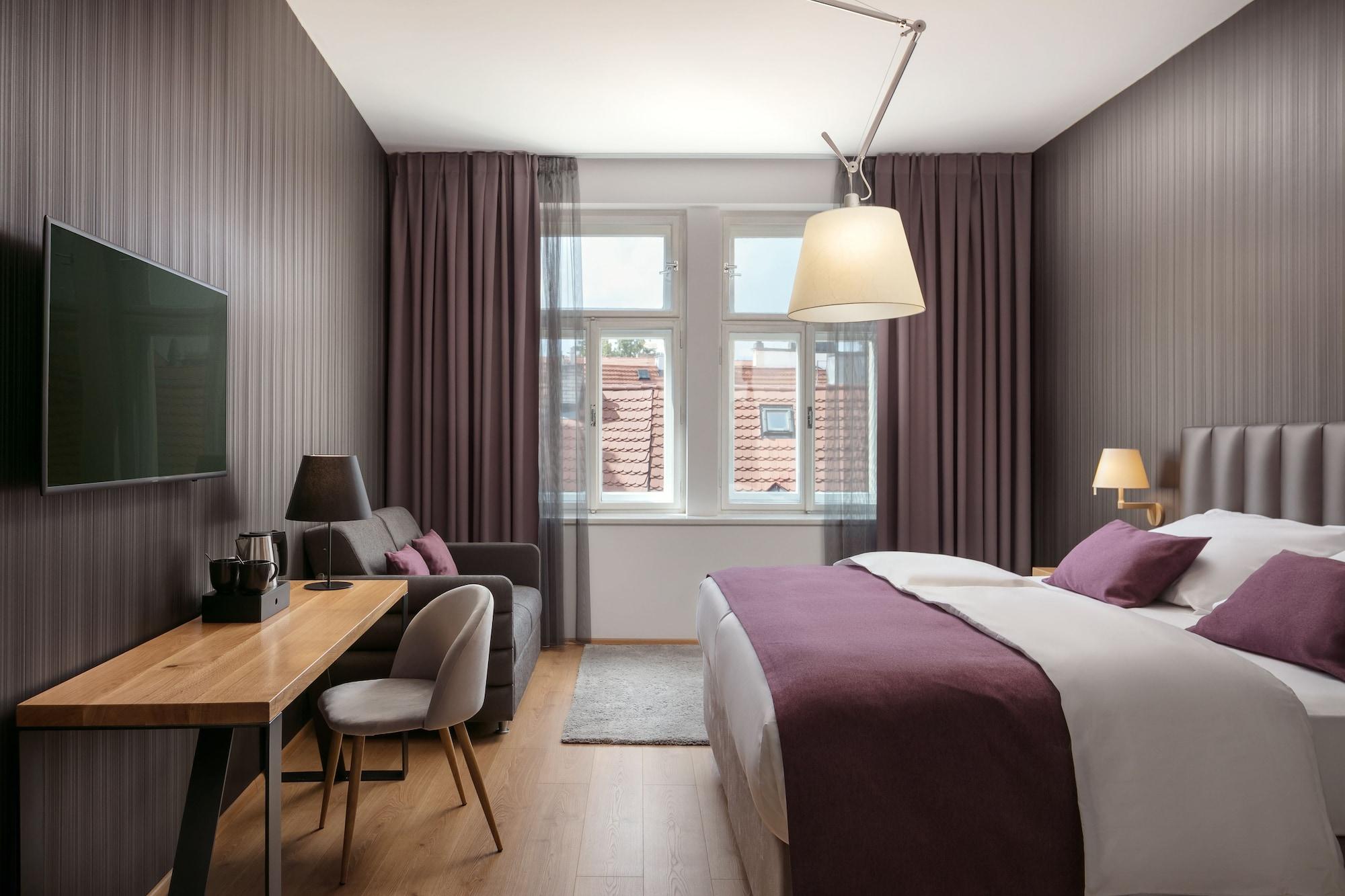 Moods Charles Bridge Hotel 4*