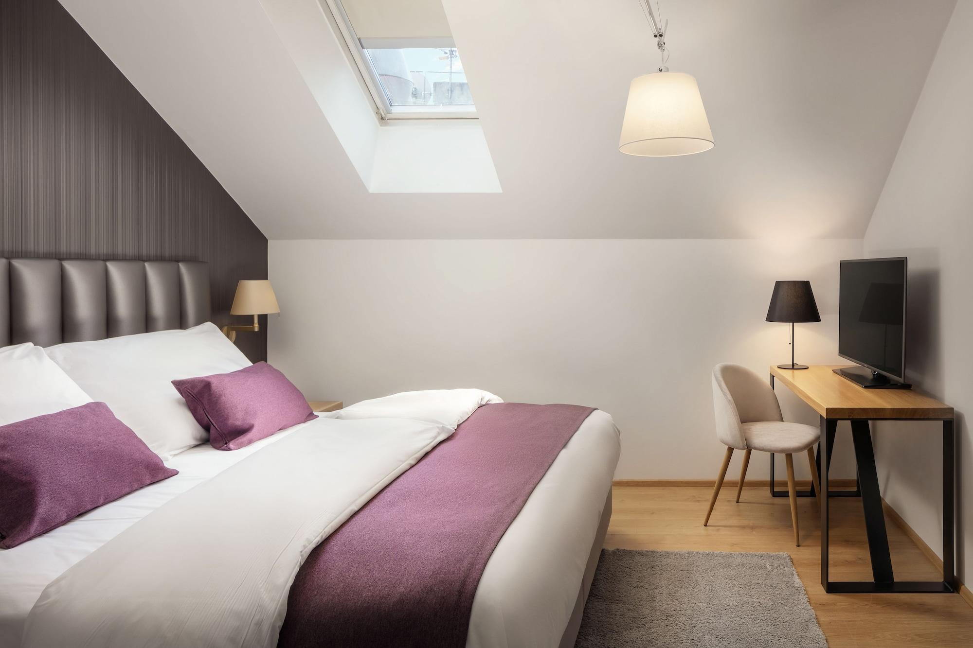 Hotel Moods Charles Bridge Prague