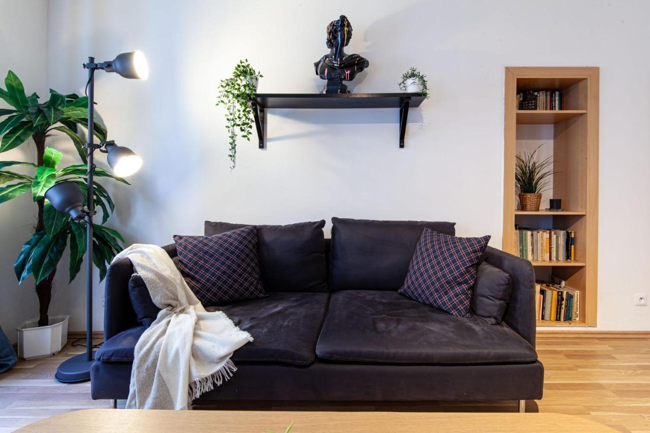 Apartment Aparts By The Bridge Prag