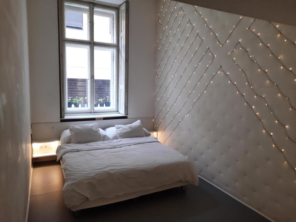 Downtown Minimalistic In Flatshare Privatunterkunft Prag