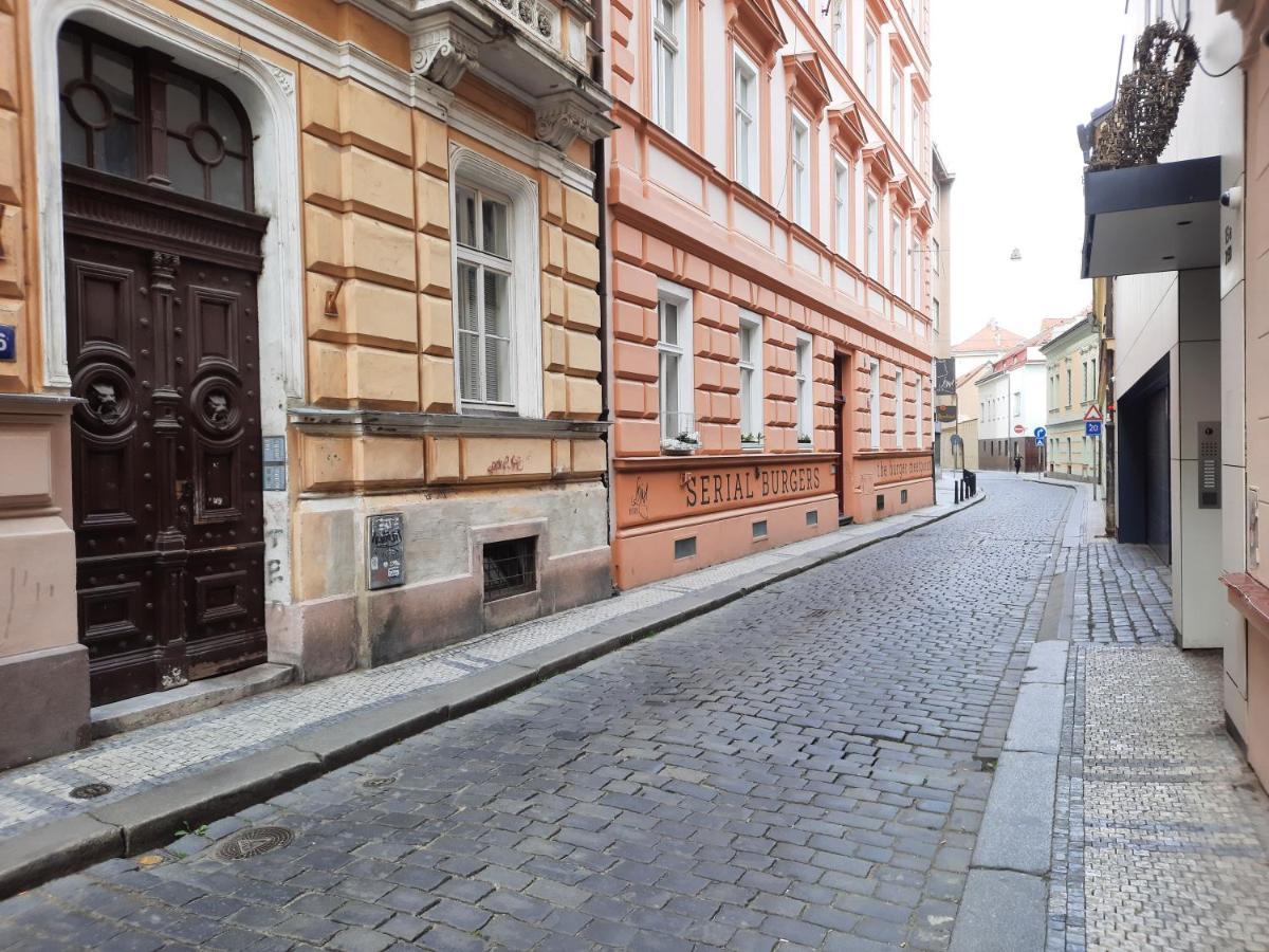Downtown Minimalistic In Flatshare Privatunterkunft Prag