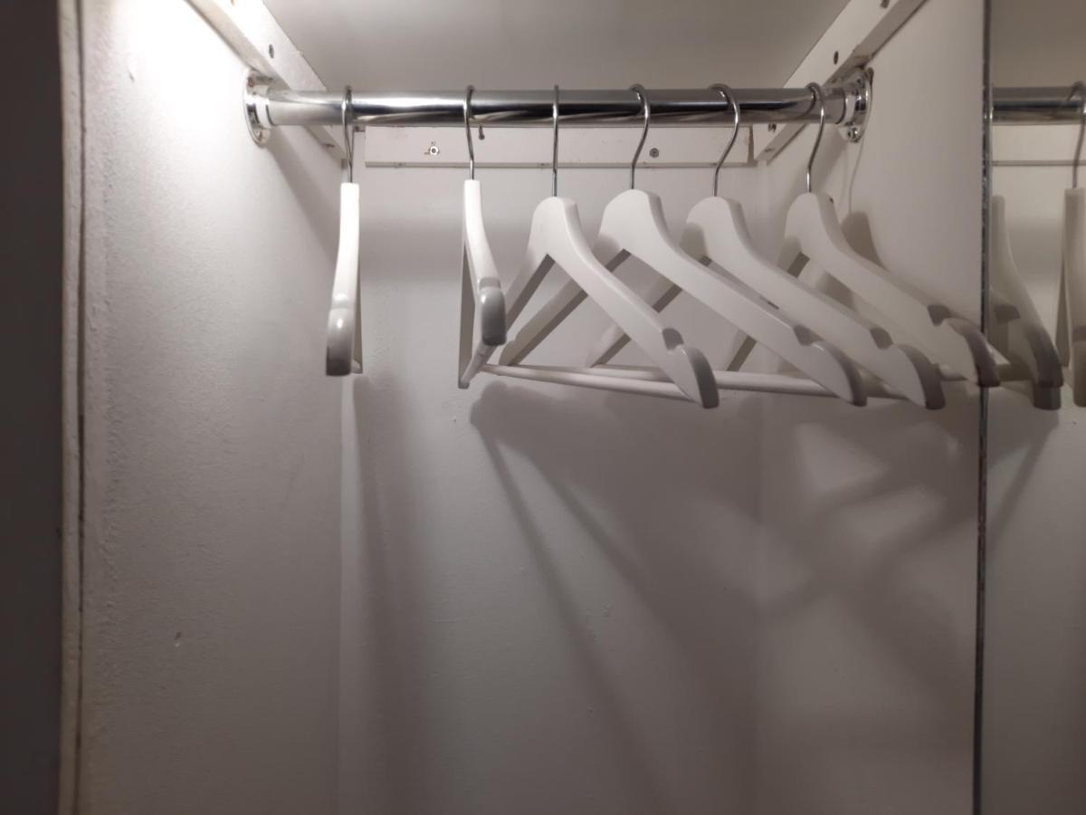 Downtown Minimalistic In Flatshare