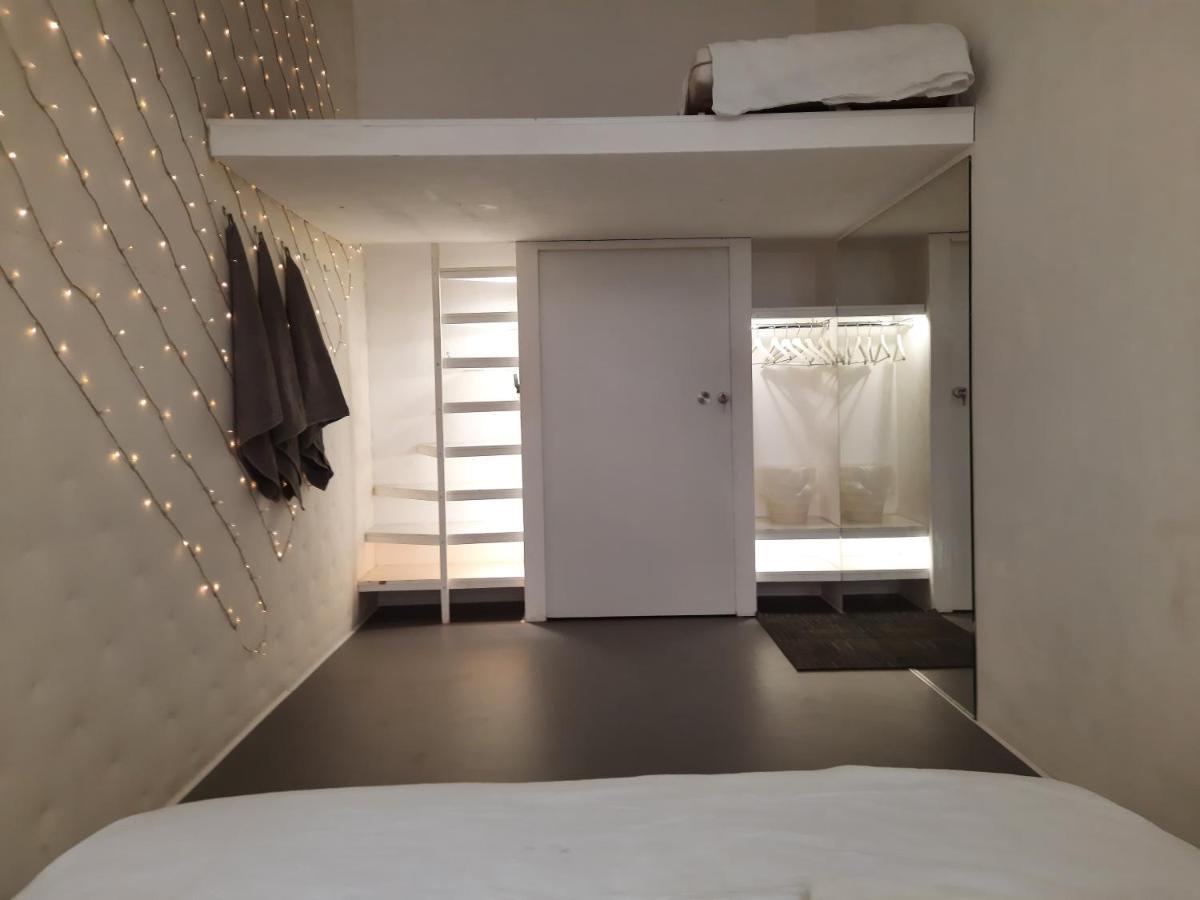 Downtown Minimalistic In Flatshare Prag