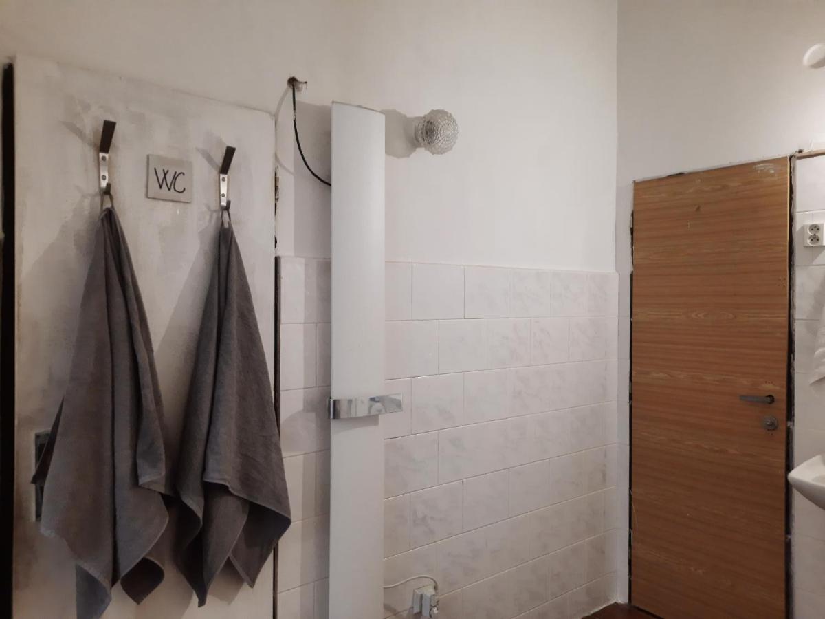 Downtown Minimalistic In Flatshare Prag