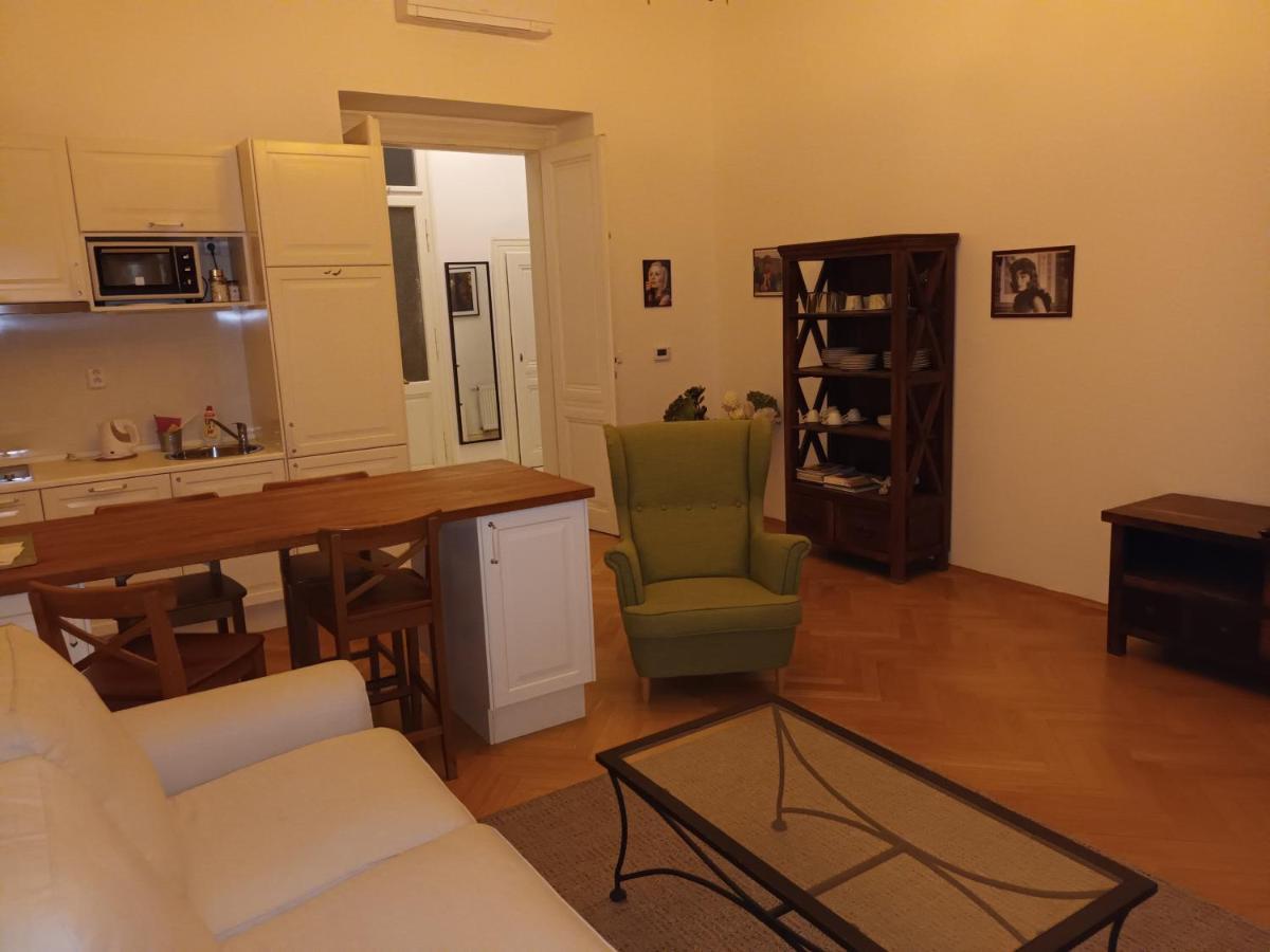 Salvator Church Great Apartment