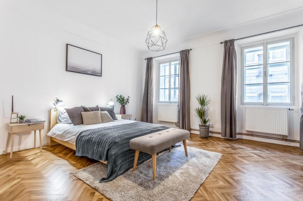 Old Town 2 Bdr Apartment, Free Coffee *